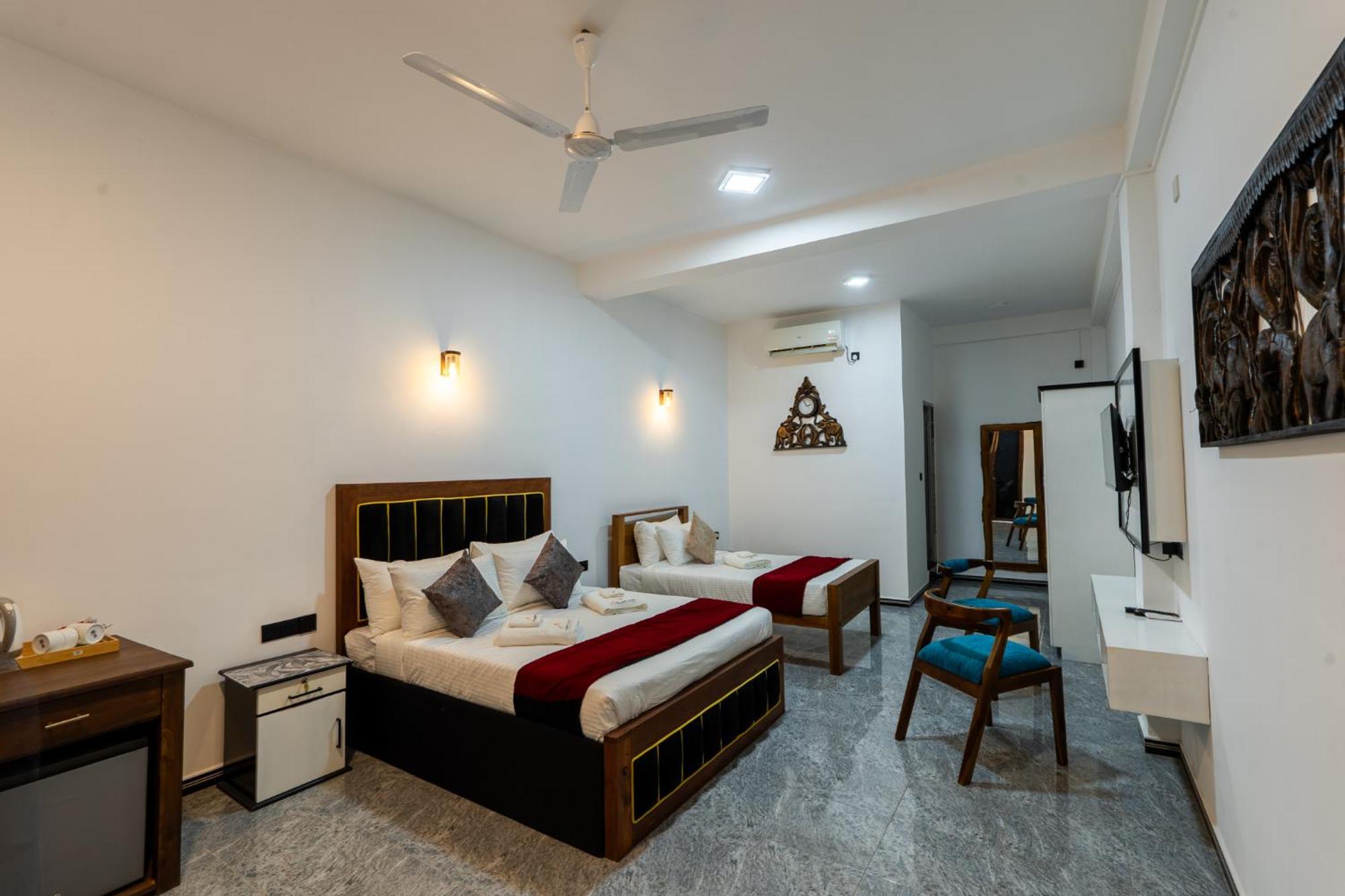 Golden Stars Hotel Dambulla Exterior foto